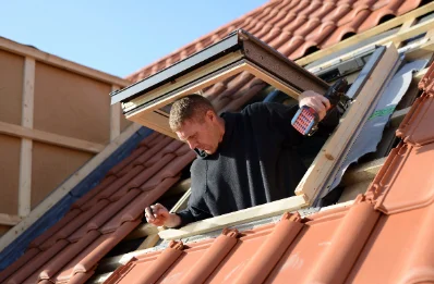 Pose de fenêtres de toit Velux à Lamouilly